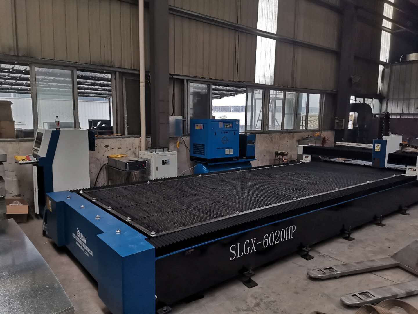 武汉光纤激光切割机厂家教你怎么选激光切割机